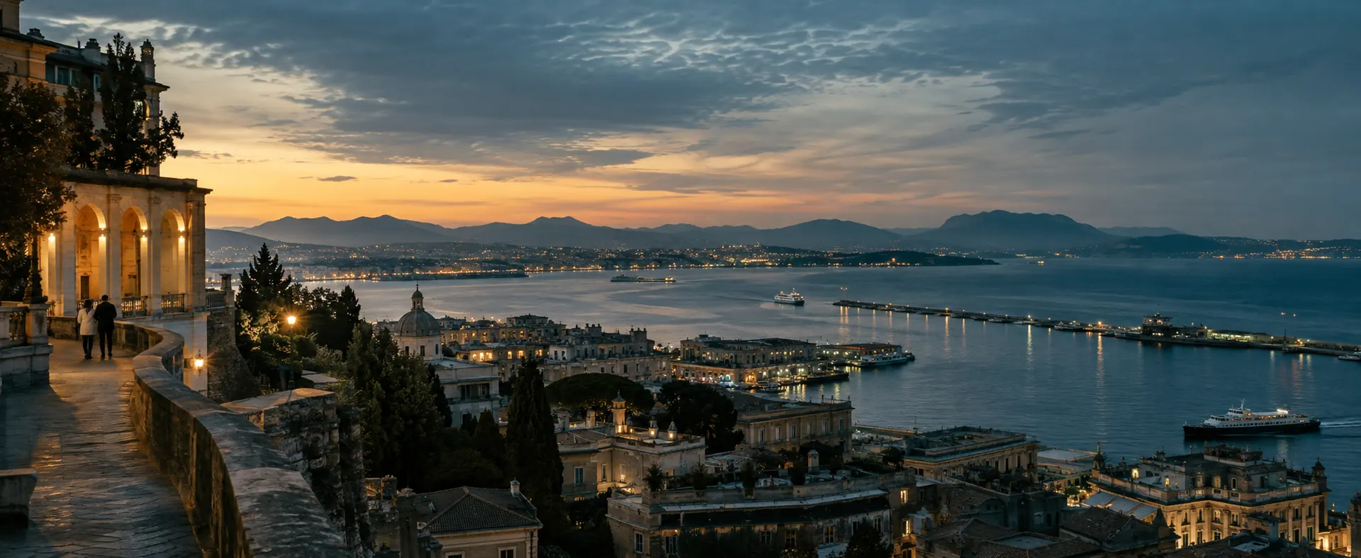 Vista editorial de uma cidade portuária ao entardecer
